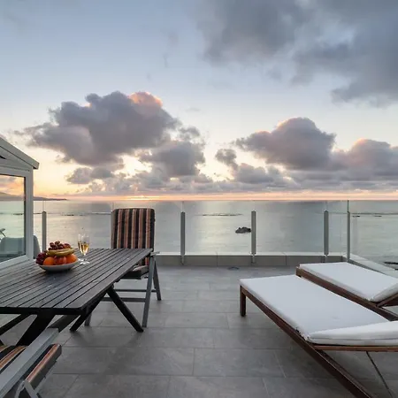 Living Canteras Homes - Beachfront Rooftop Apartment